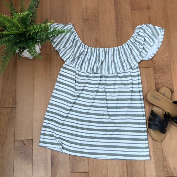 Reitmans off the shoulder - size M